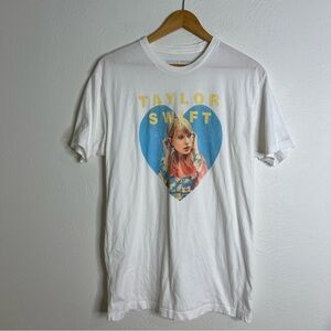 Taylor Swift White Graphic Concert T-Shirt Heart Photo Cotton Tee Size Large